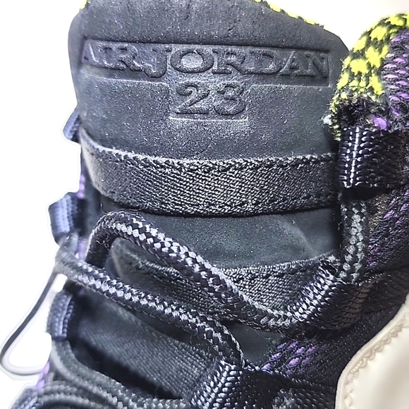 Air Jordans 10 Retro. Unisex. Size 5 Youth. Hard To Find Color Combo - Picture 8 of 16